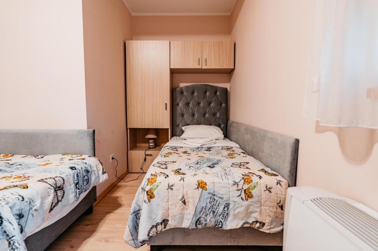Hotel Lotos Depandans Nisz Zewnętrze zdjęcie
